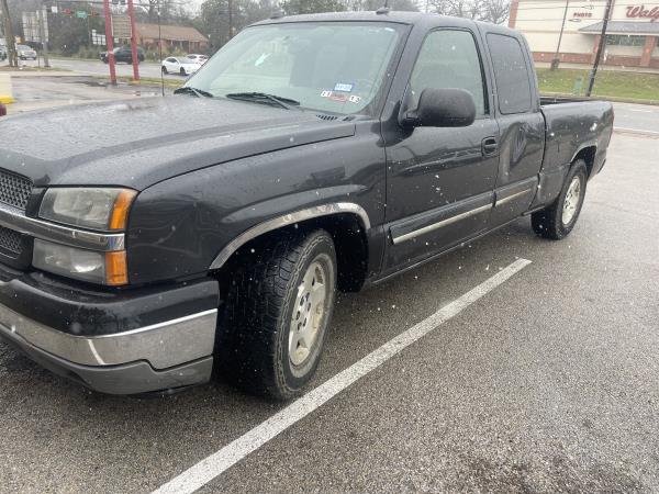 2005 Chevy Silverado LS (AS IS NO WARRANTY)